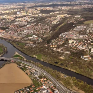 Rundflug Tschechien rundflug prag und pilsen mit blick auf moldau und brauerei