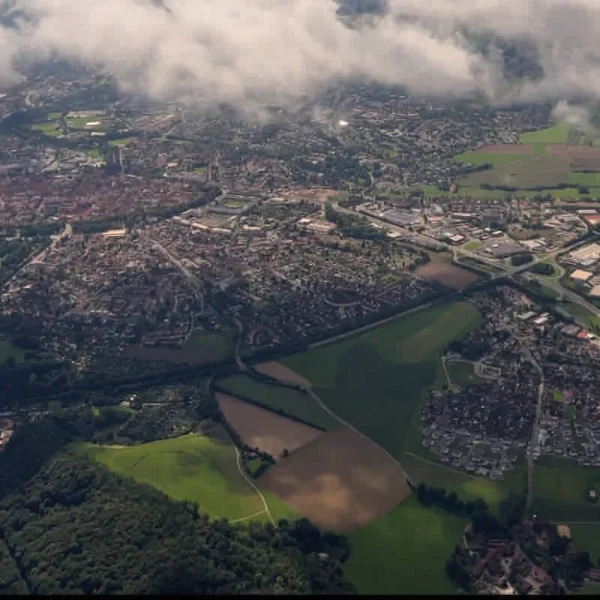 Rundflug Amberg: Entdecke die Altstadt, die Vils & das Umland aus der Luft. Jetzt Gutschein sichern und unvergessliche Eindrücke erleben.