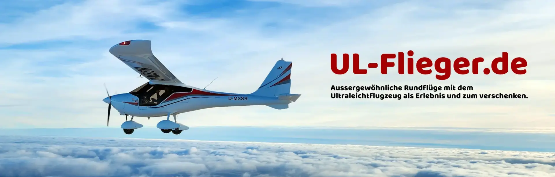 Ultraleichtflugzeug D-MSSR über den Wolken – Werbebanner für UL-Flieger.de